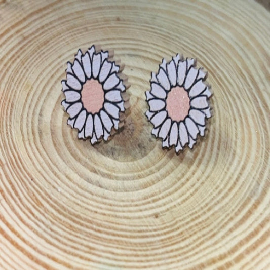 Sunflower stud earrings ￼