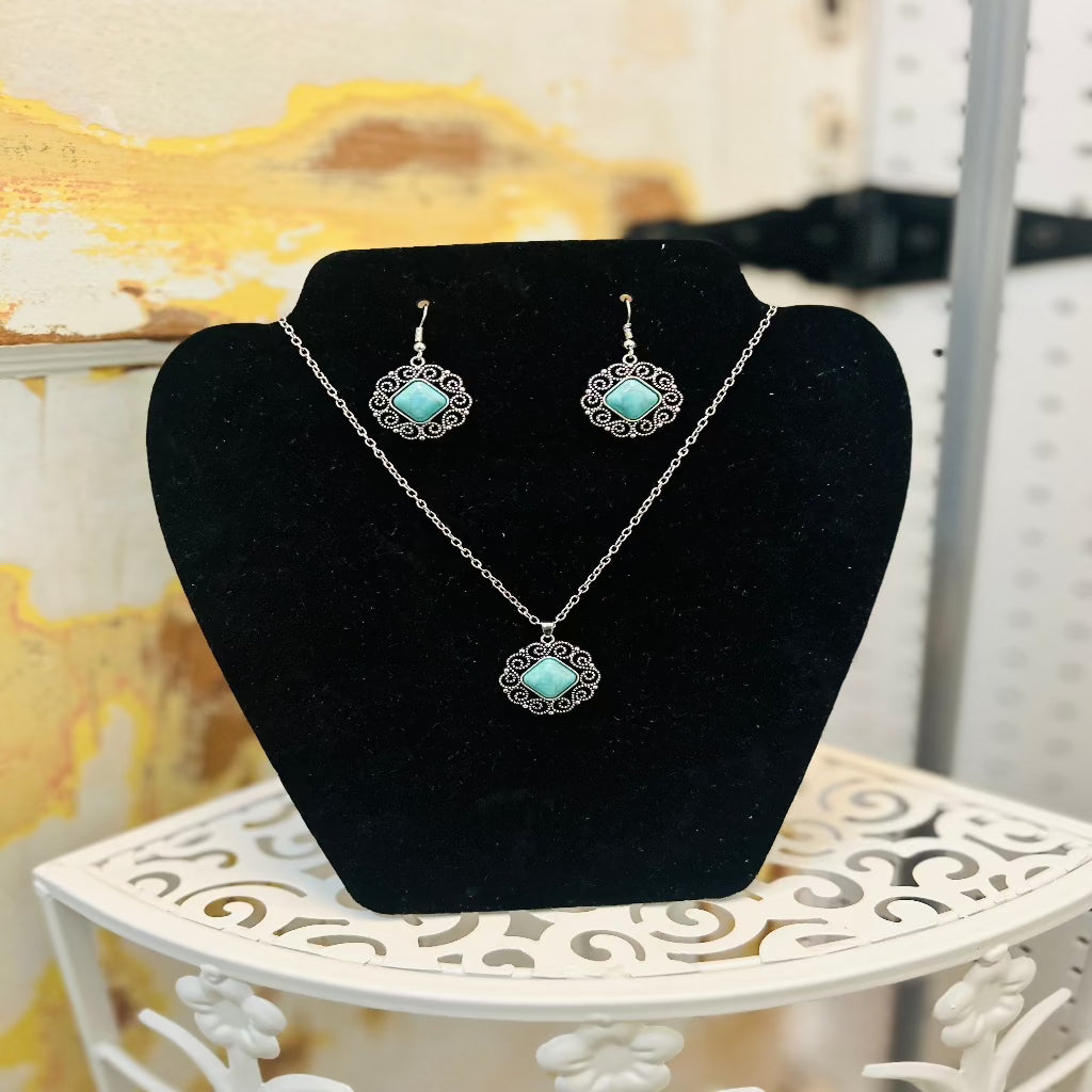 Joana Necklace Set