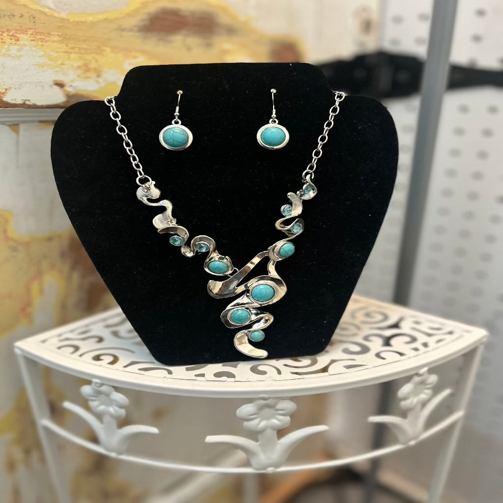 Retro Necklace Set