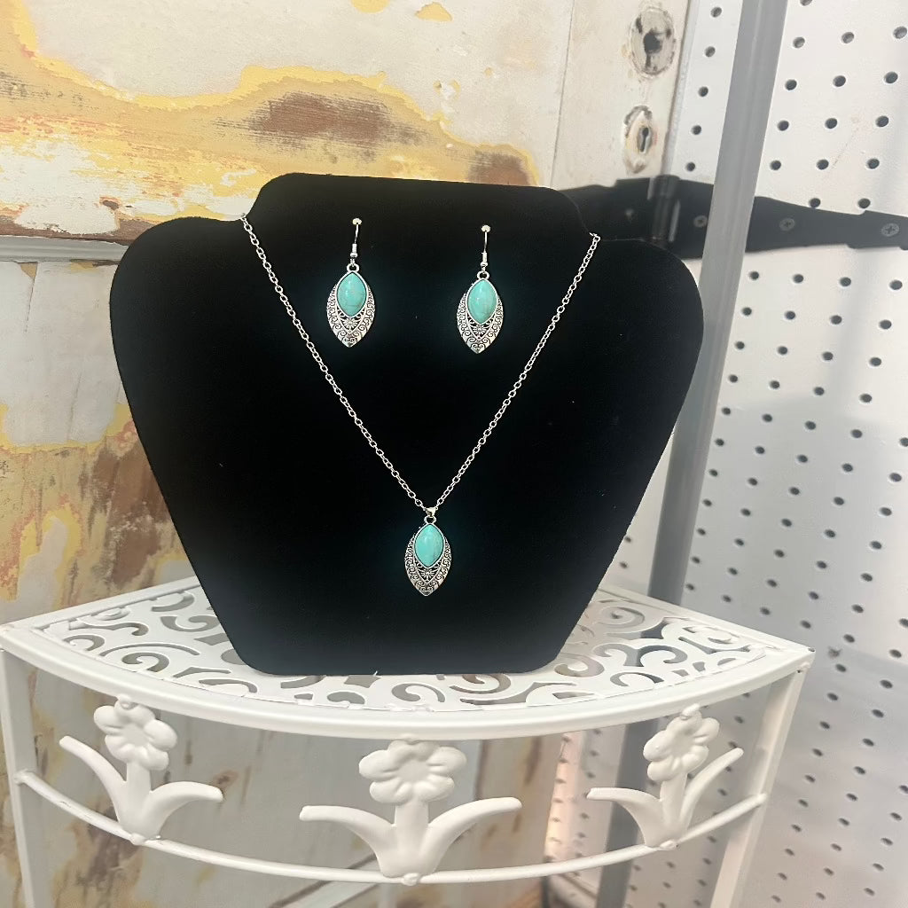 Vanessa Necklace Set