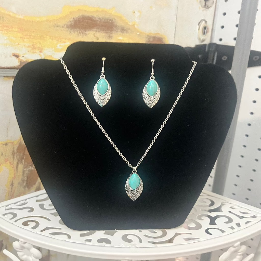 Vanessa Necklace Set